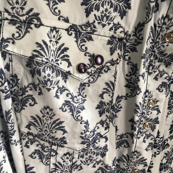 Authentic 7 Diamonds men’s button up - Picture 2 of 5